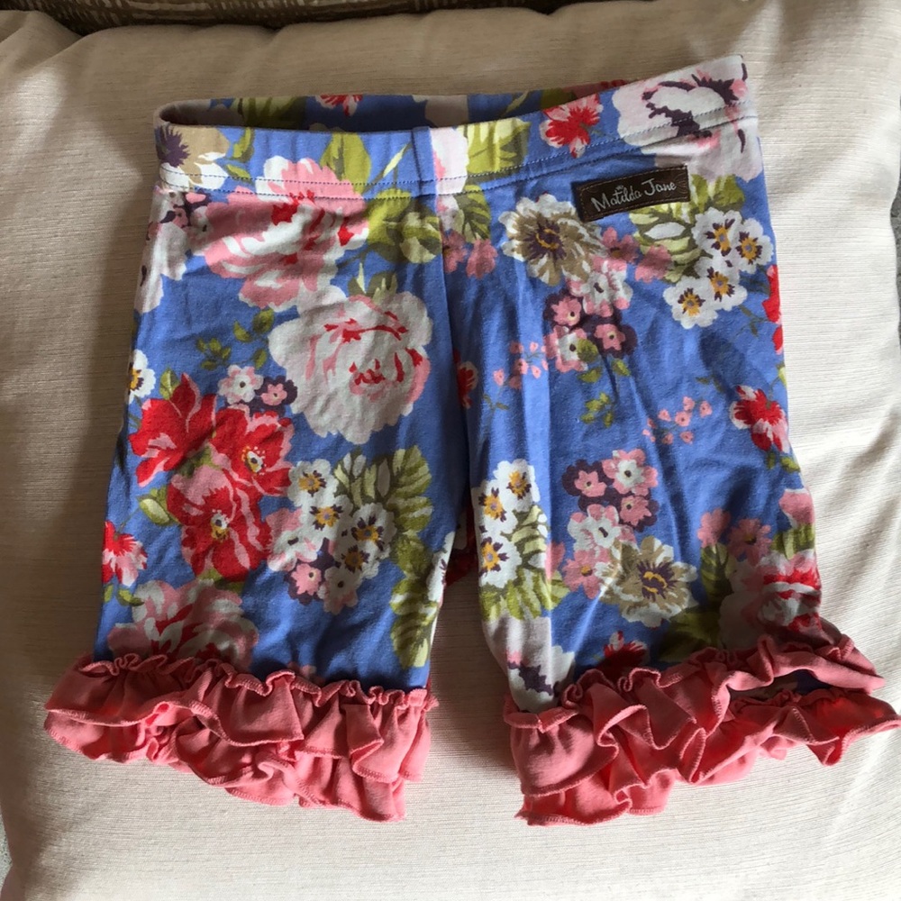 Girls MJ ruffle shorts.